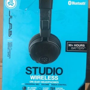 JLAB STUDIO WIRELESS ON-EAR EARPHONES